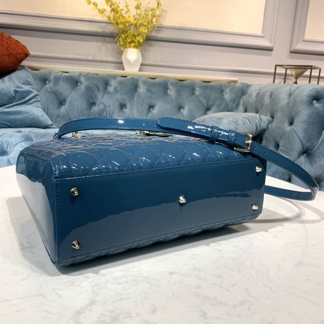 Chr1st1an D10r Lady D10r 32CM Replica Bag