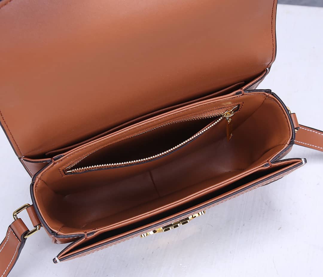 Ce1i*e Bag Dupe Triomphe Teen 18.5cm