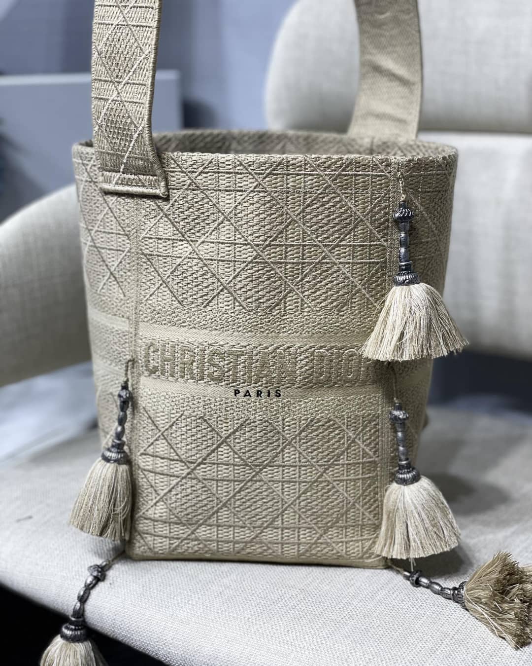 Chr1st1an D10r CD Bubble Embroidered Replica Bucket Bag