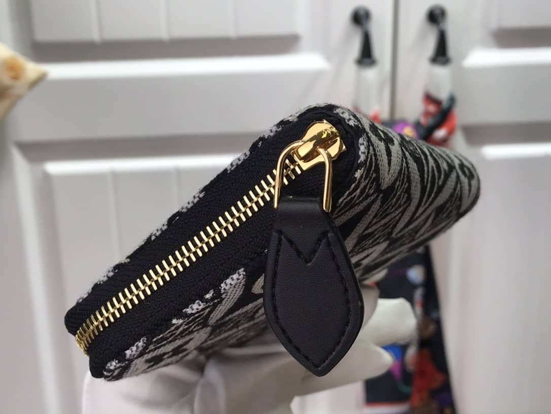 L0vis Vvtt0n Wallet Dupe Zippy Coin CaseM69997