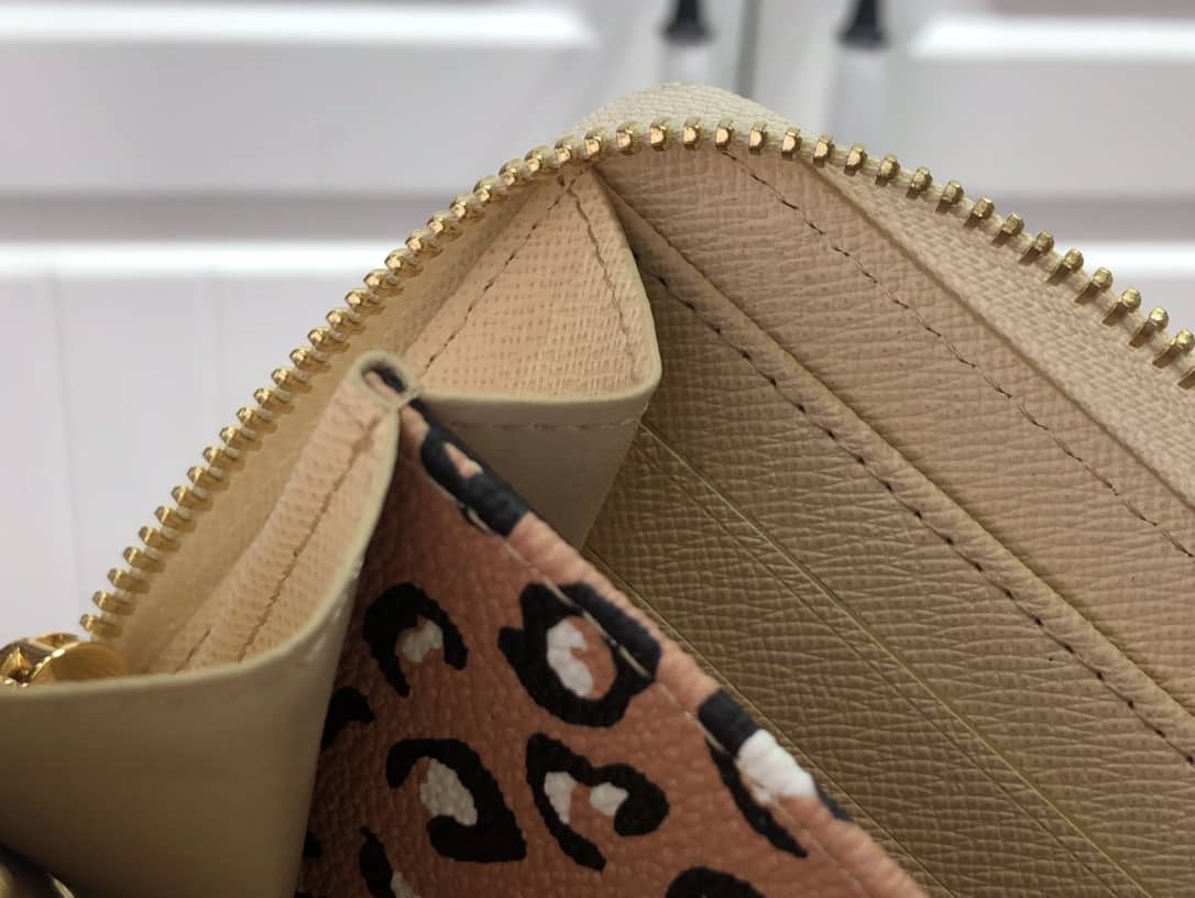 LL0vis Vvtt0n Wallet Dupe Zippy Coin M80677