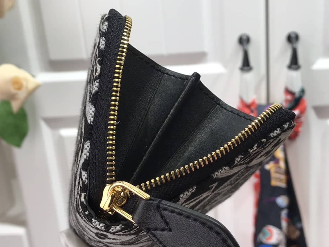 L0vis Vvtt0n Wallet Dupe Zippy Coin CaseM69997