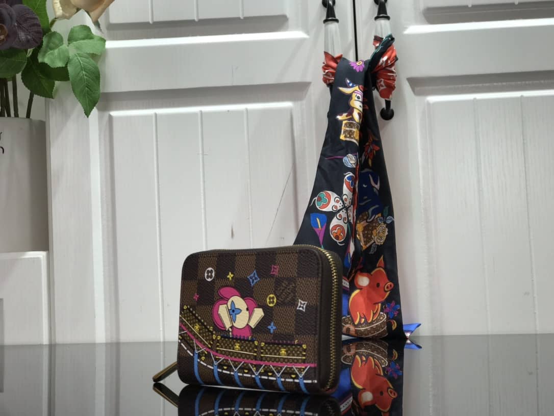 L0vis Vvtt0n Wallet Dupe Zippy Coin Christmas Holiday Box M60067