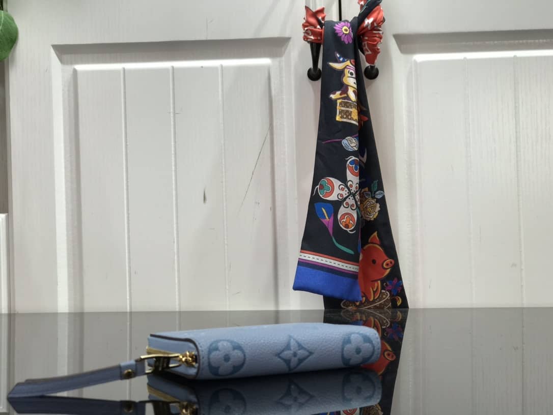 L0vis Vvtt0n Wallet Dupe Zippy CoinM80408