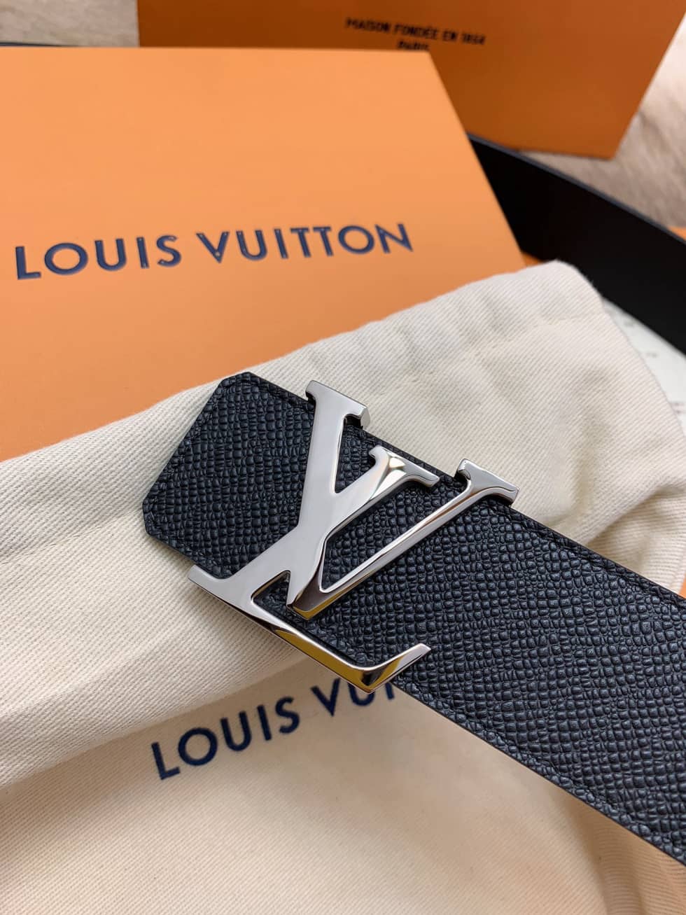 Top Quality L0vis Vvtt0n Belt Online 40mm