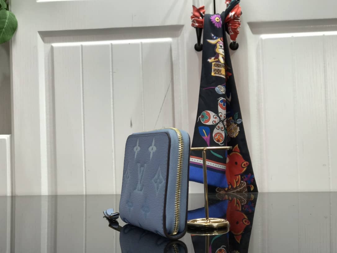 L0vis Vvtt0n Wallet Dupe Zippy CoinM80408