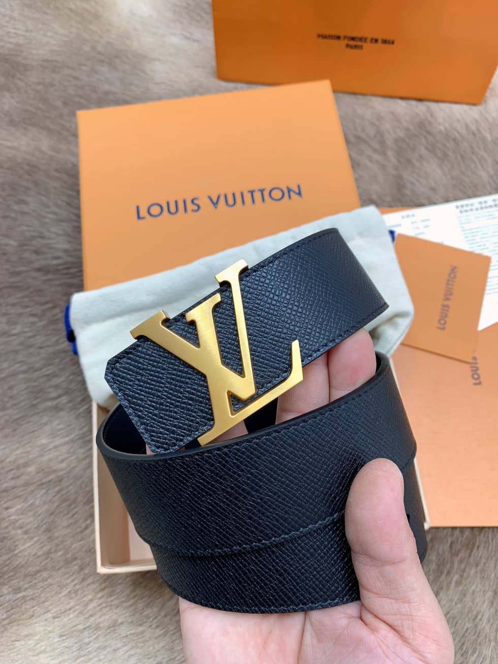 Replica L0vis Vvtt0n Buckle Belt 40mm