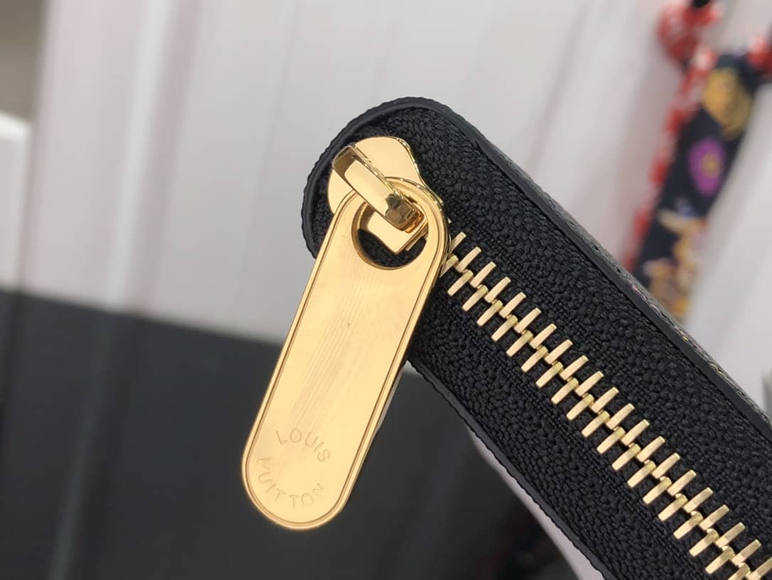 L0vis Vvtt0n Wallet Dupe Zippy Coin M80677