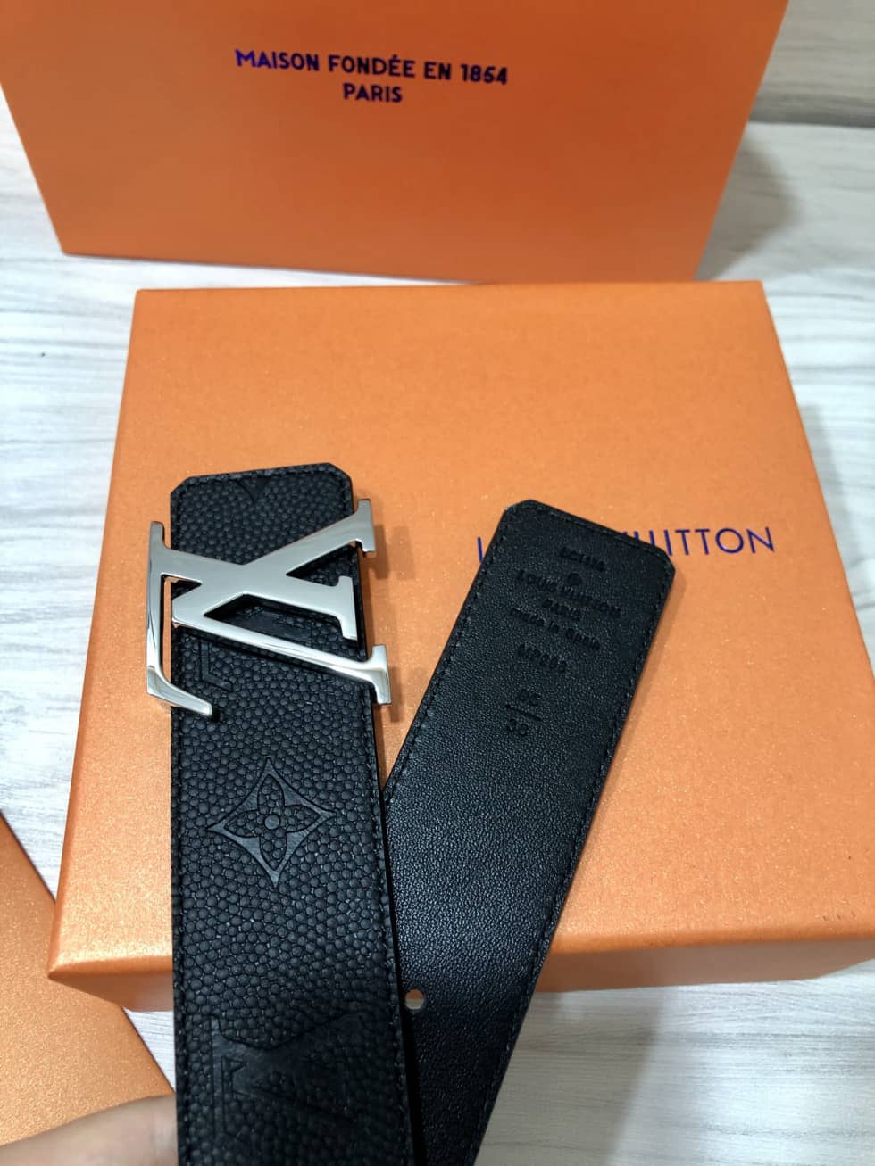 Cheap L0vis Vvtt0n Belt China 40mm