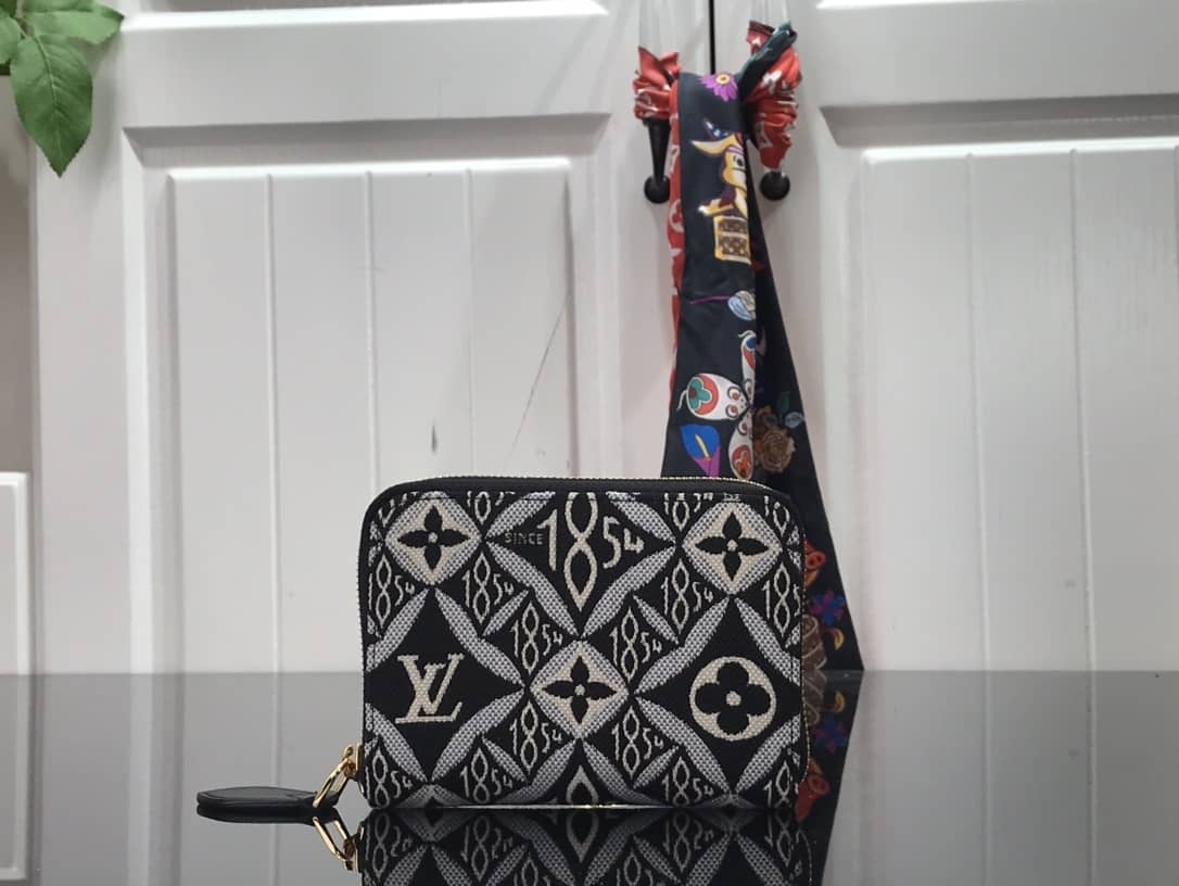 L0vis Vvtt0n Wallet Dupe Zippy Coin CaseM69997