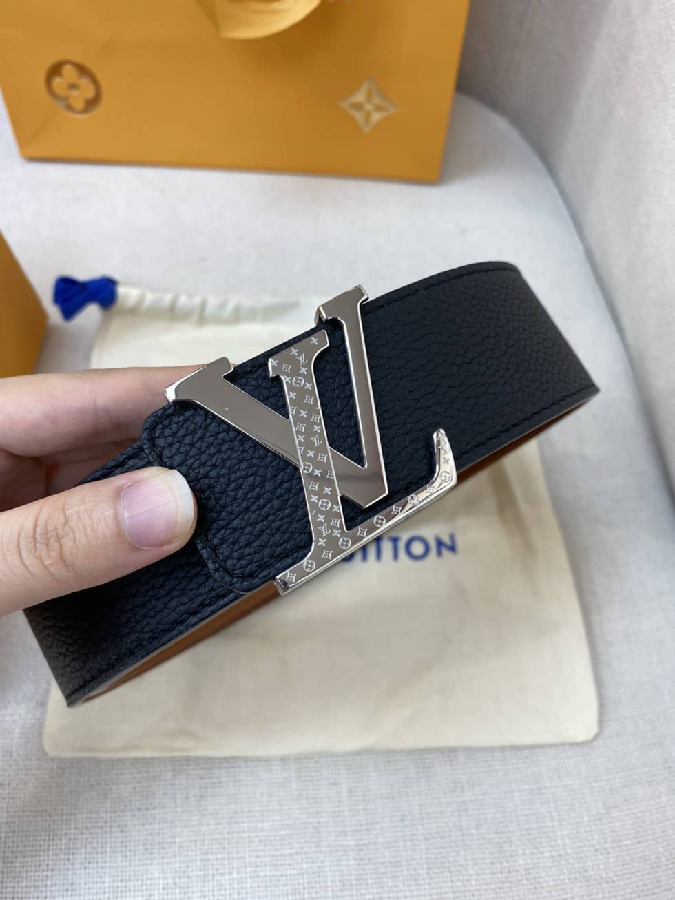 Replica L0vis Vvtt0n Belt Logo Sale