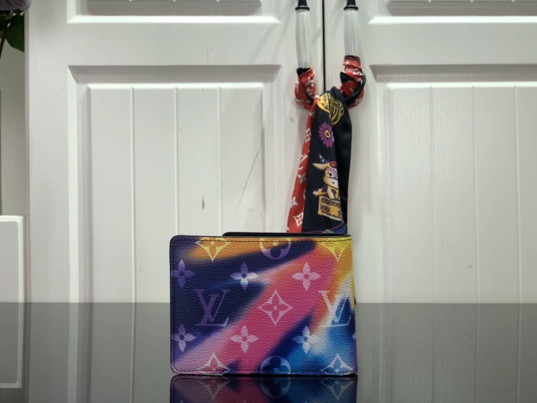 L0vis Vvtt0n Wallet Dupe AAA+