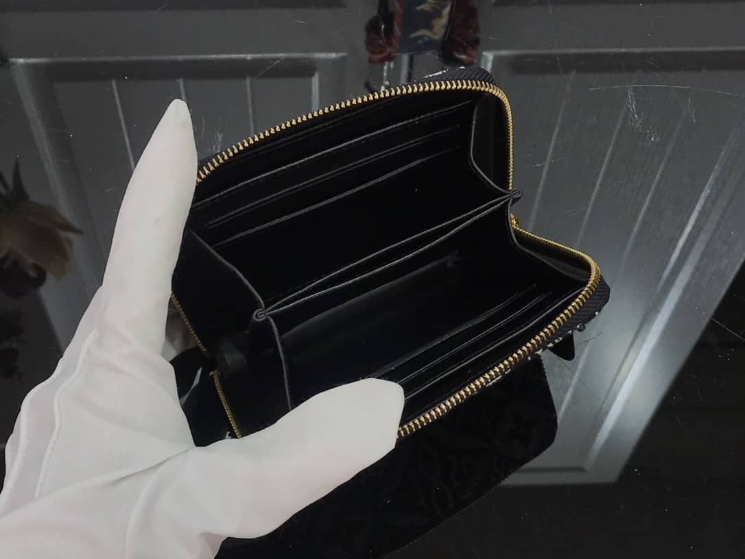 L0vis Vvtt0n Wallet Dupe Zippy Coin CaseM69997