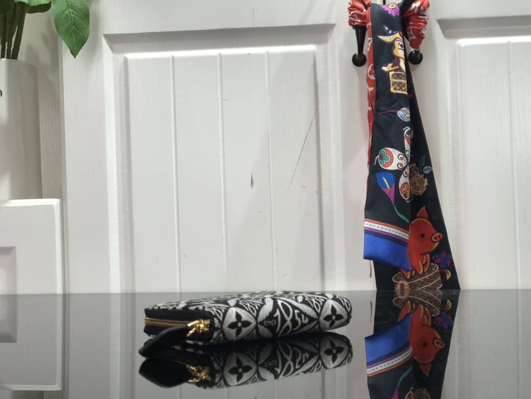 L0vis Vvtt0n Wallet Dupe Zippy Coin CaseM69997