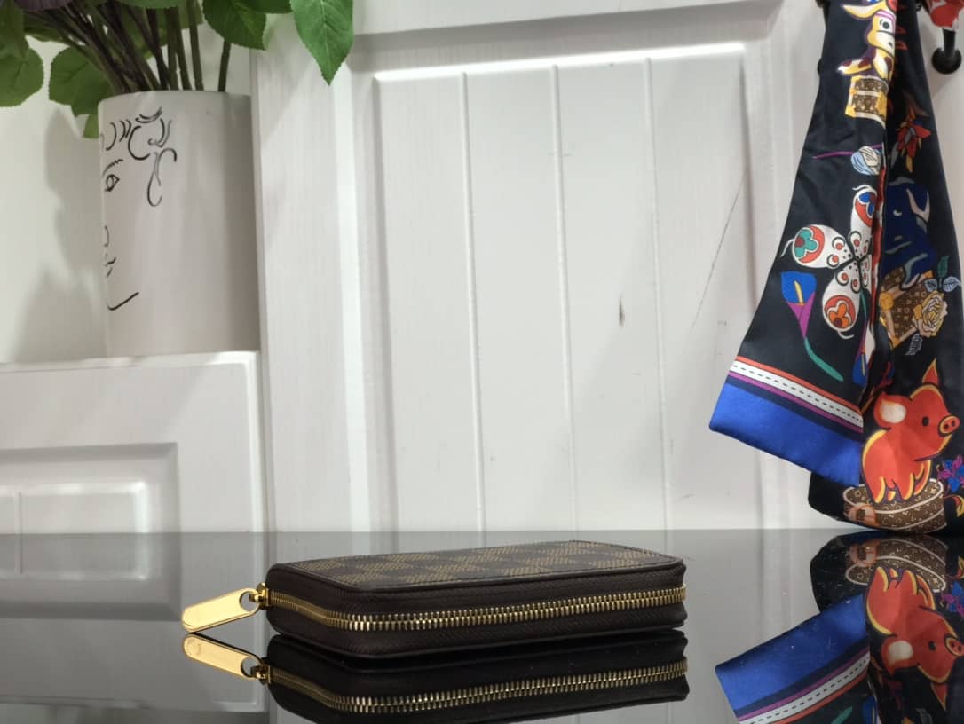 L0vis Vvtt0n Wallet Dupe Zippy Coin Christmas Holiday Box M60067