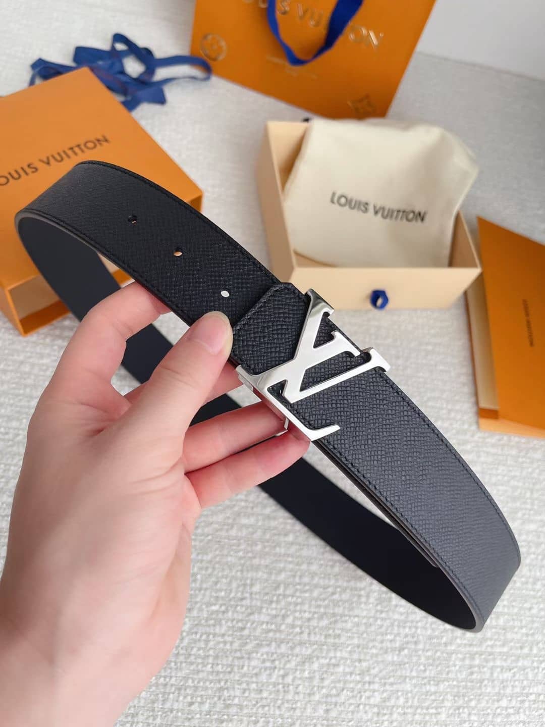 Cheap L0vis Vvtt0n Belt China 40mm