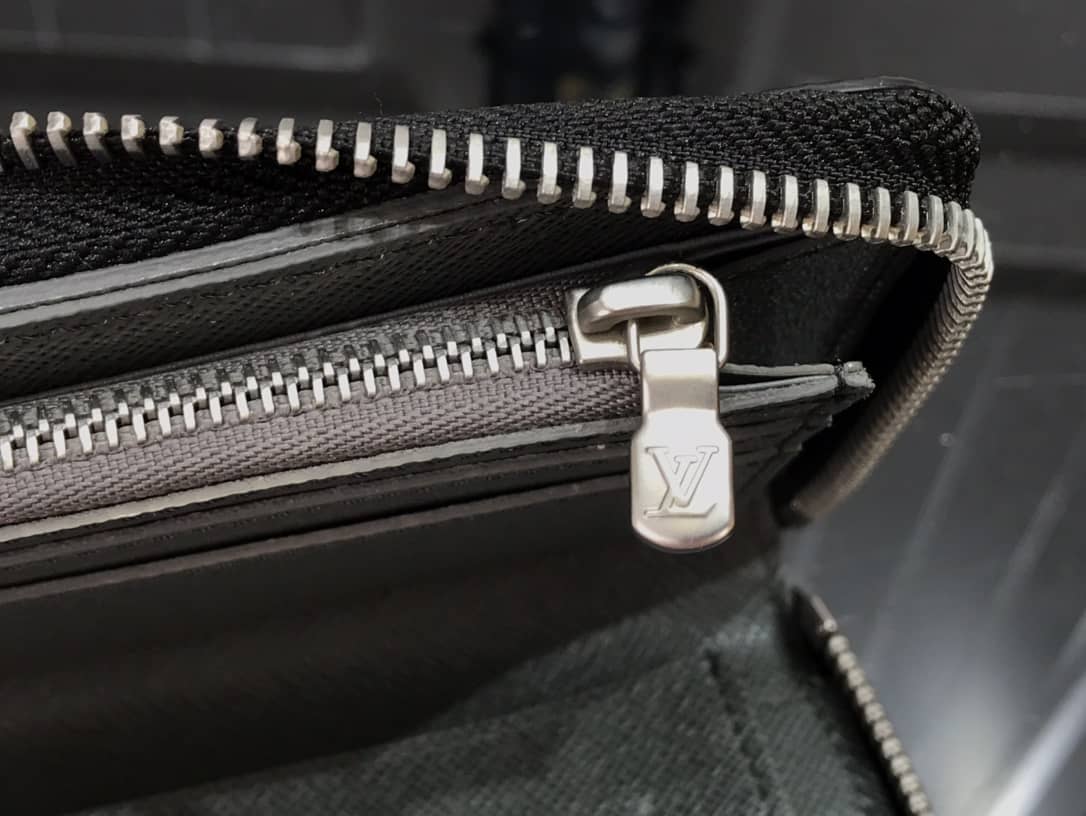 L0vis Vvtt0n Wallet Replica Vertical Damier Infini Leather ZippyN60442