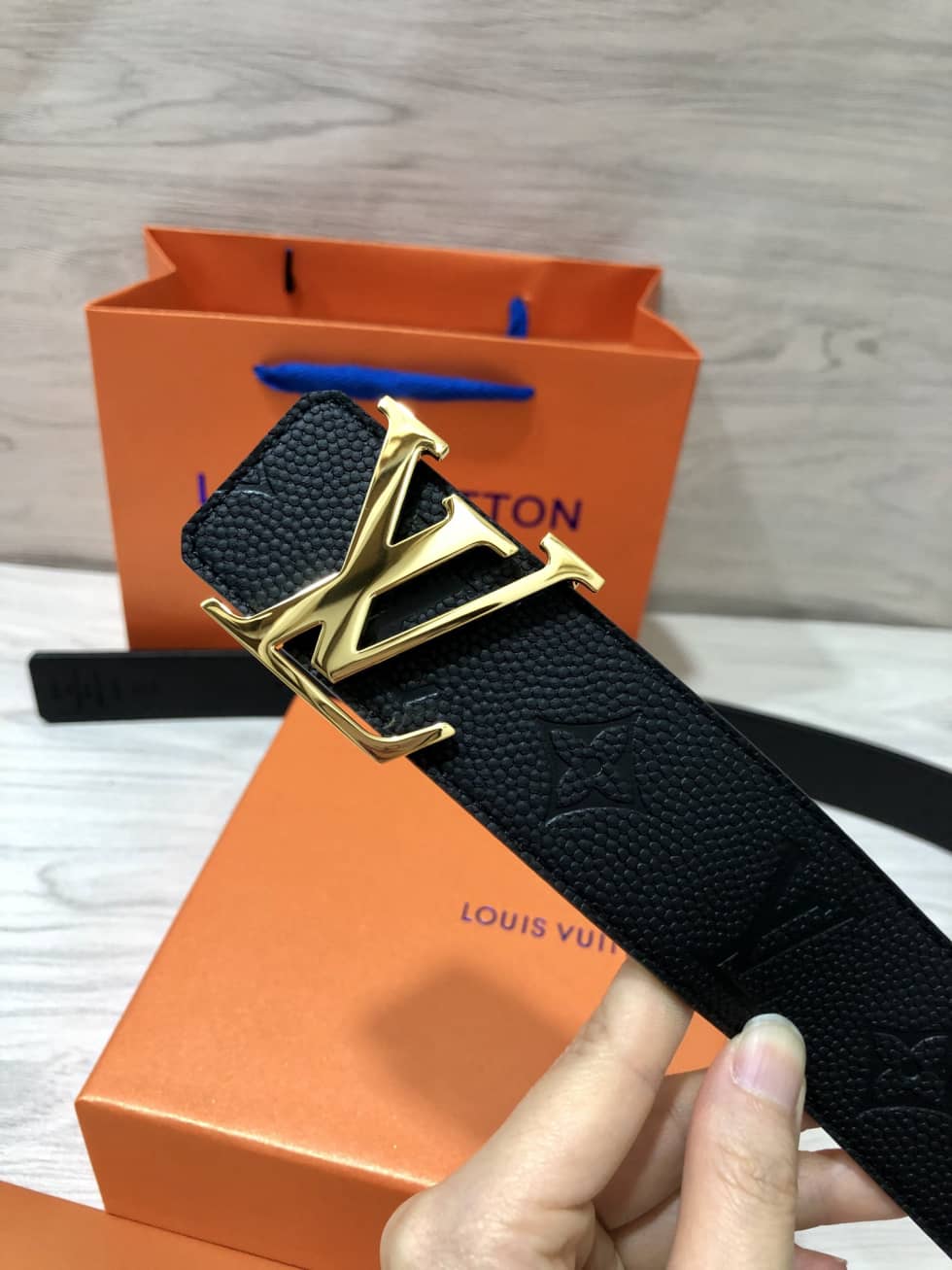 Replica L0vis Vvtt0n Belt AAA+ 40mm