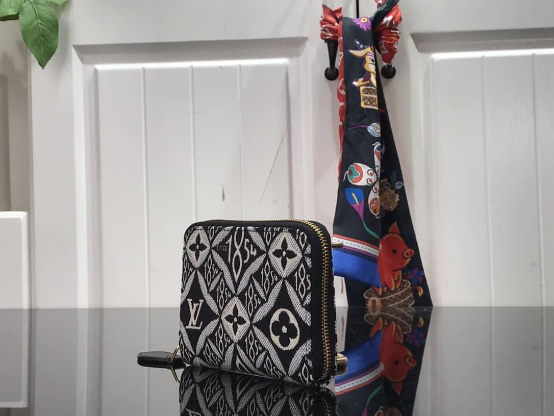 L0vis Vvtt0n Wallet Dupe Zippy Coin CaseM69997