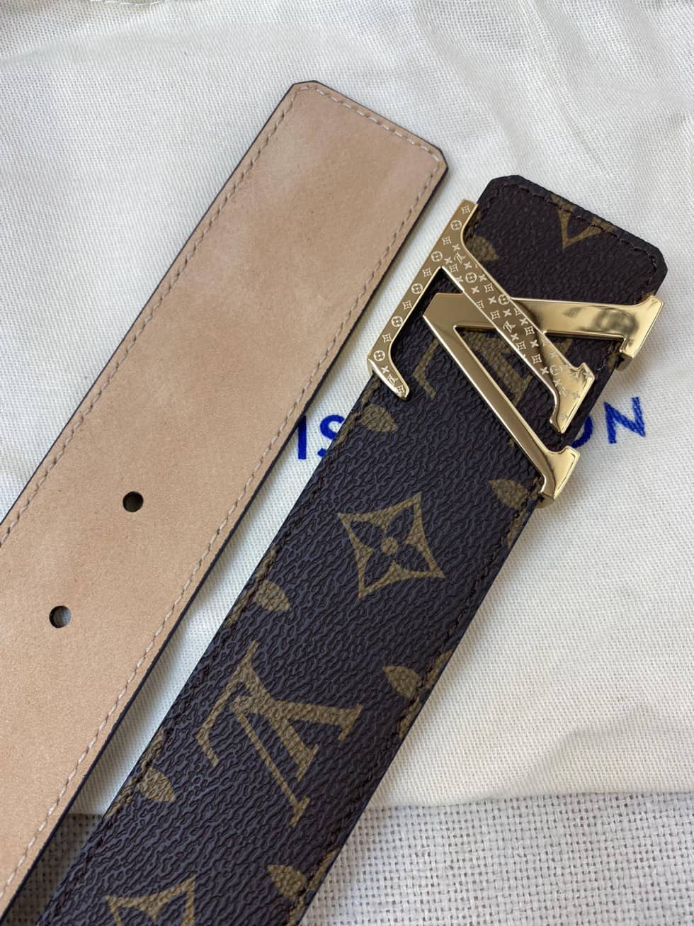 Best L0vis Vvtt0n Classic Belt Replica