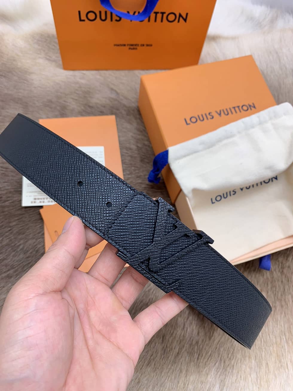 Replica L0vis Vvtt0n Belt AAA+ 40mm