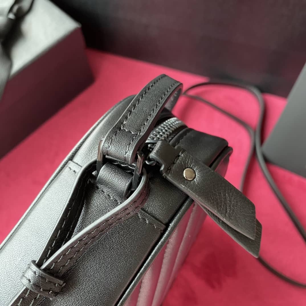 Y51 Lou Camera Replica Bag