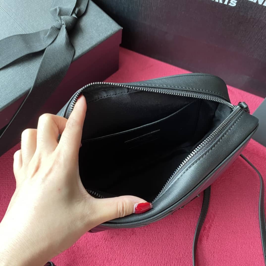 Y51 Lou Camera Replica Bag