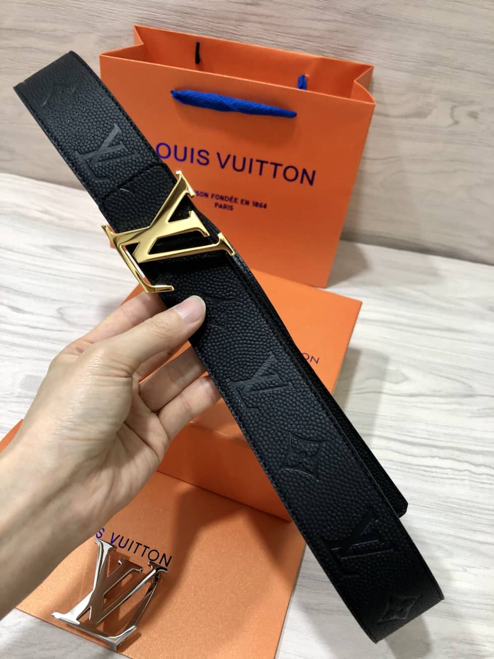 Replica L0vis Vvtt0n Belt AAA+ 40mm