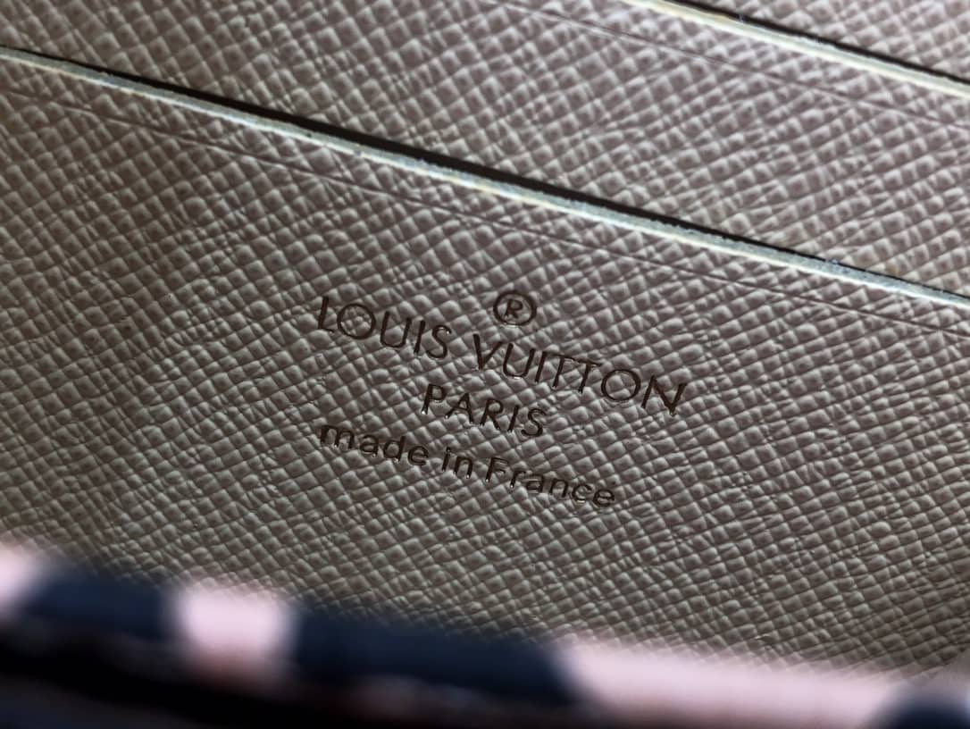 LL0vis Vvtt0n Wallet Dupe Zippy Coin M80677