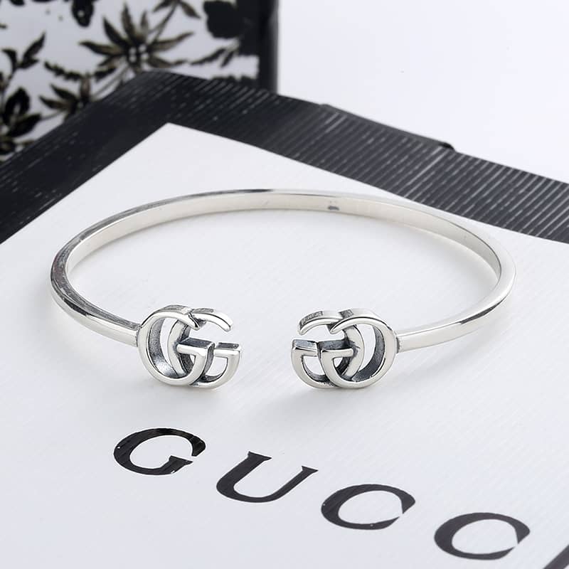 Fake Gvc*1 Logo Bracelet