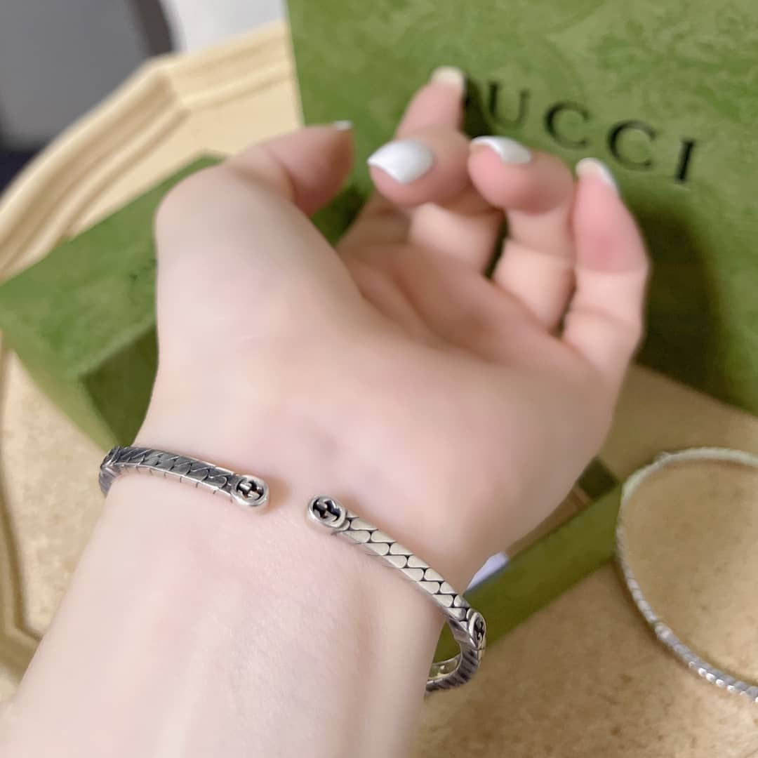 Gvc*1 Bracelet First Copy