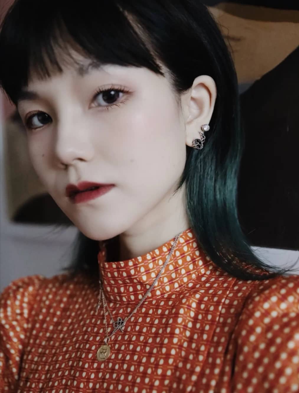 Wholesale Gvc*1 Logo Earring