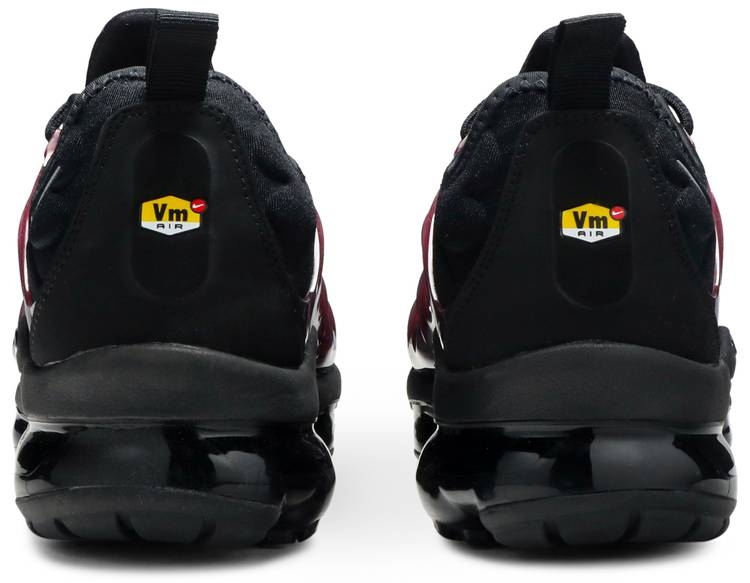 Air VaporMax Plus  Black Noble Red  924453-021