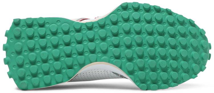 Casablanca x 327  Munsell White Green  MS327CAB