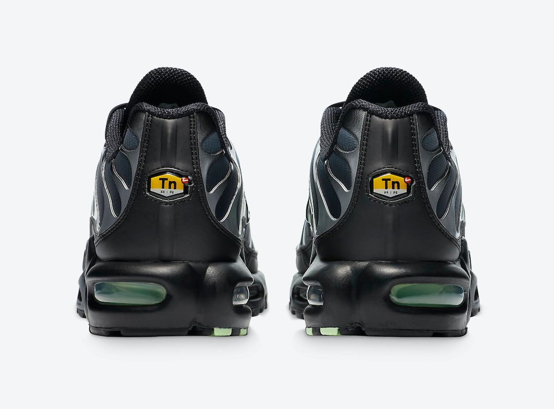 Air Max Plus  Particle Grey Vapour Green  CZ7552-001