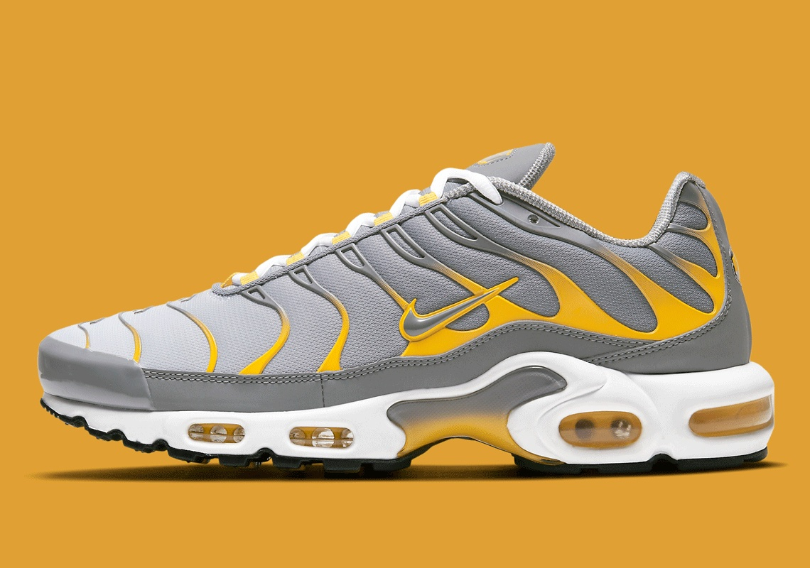 Air Max Plus  Particle Grey Dark Sulphur  DD7111-001