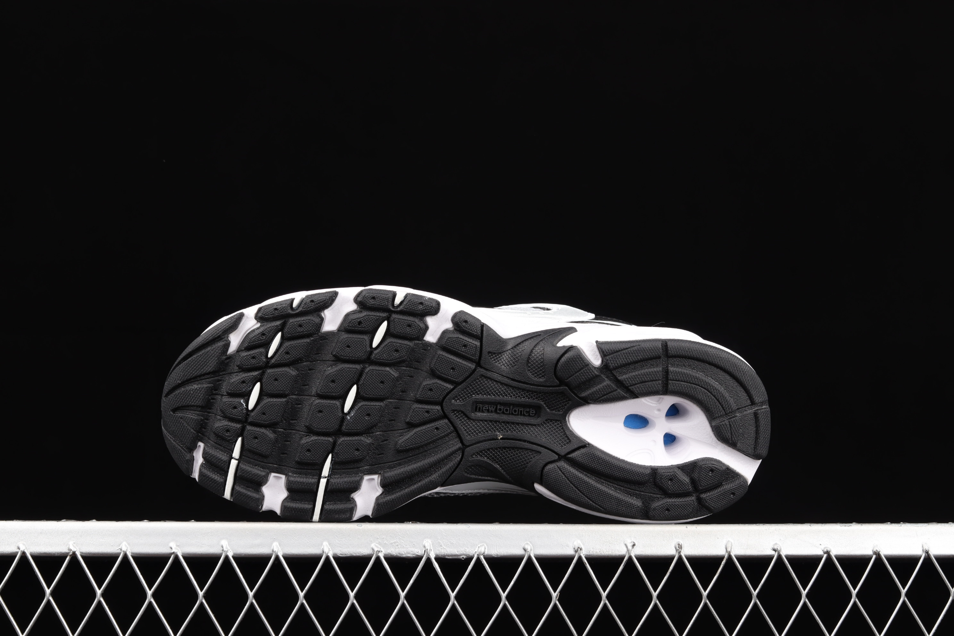 530  Silver White  MR530USX