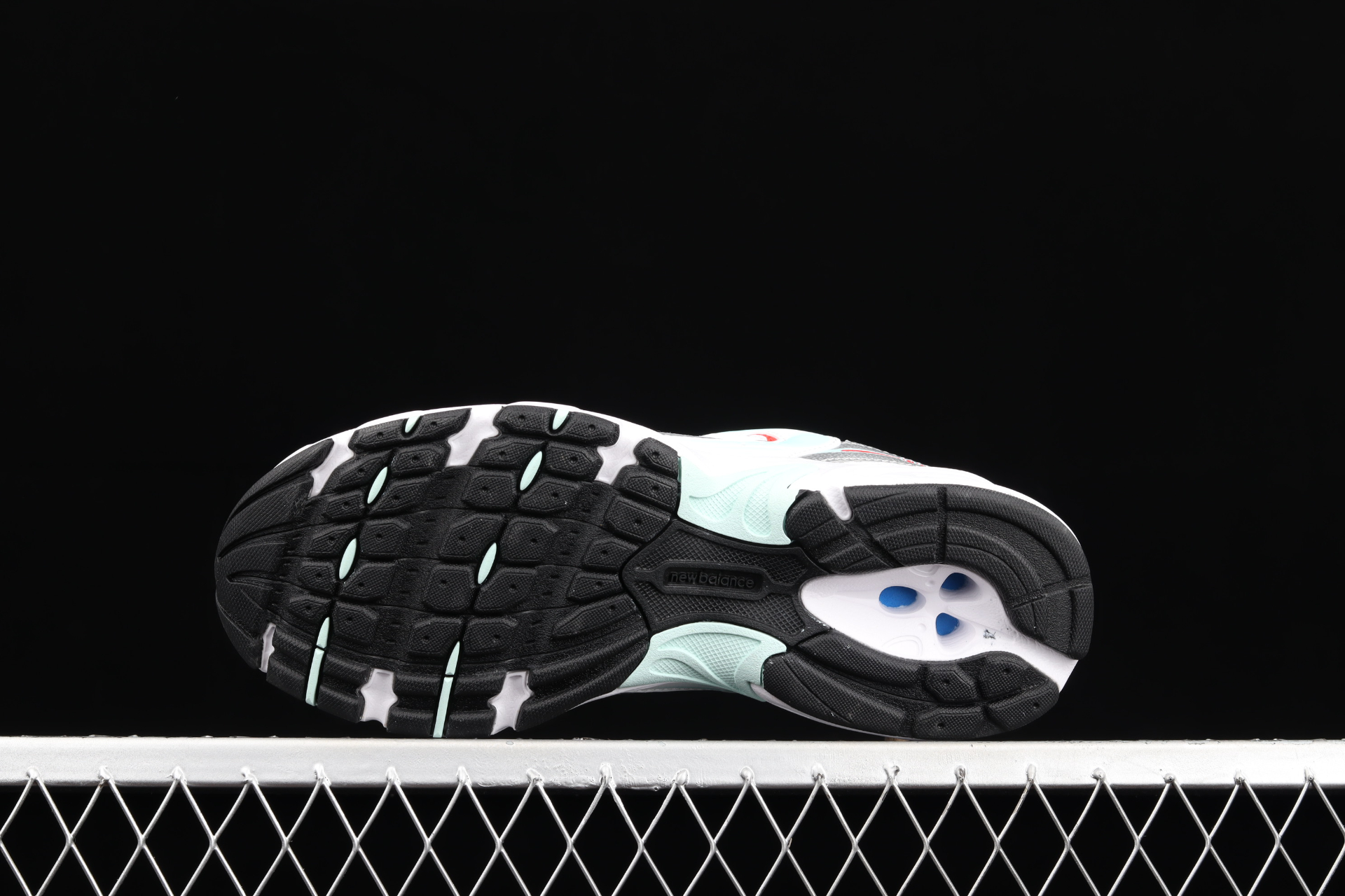 530 Retro  White Green  MR530CC1