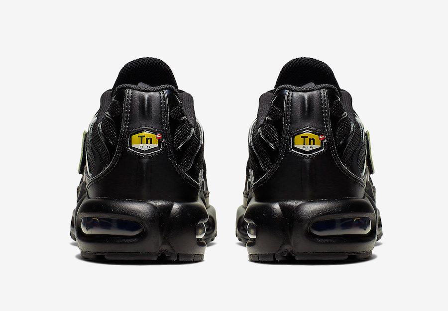Air Max Plus  Removable Swoosh-Black Gold  CJ9696-001