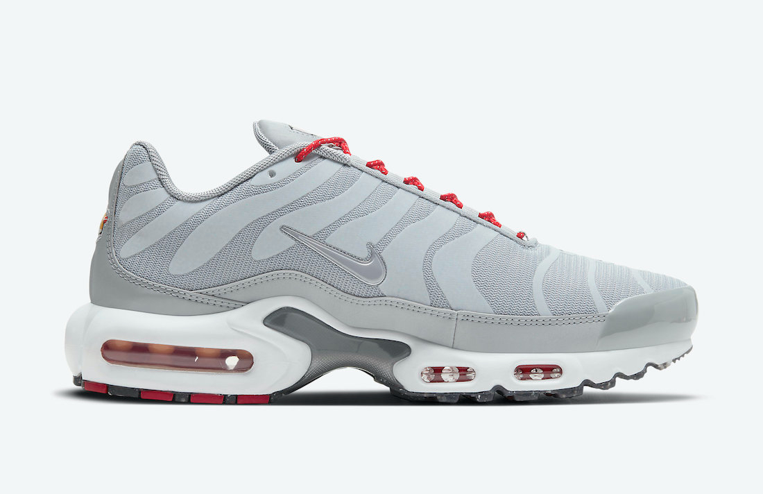Air Max Plus  Light Smoke Grey Red  DD7112-001
