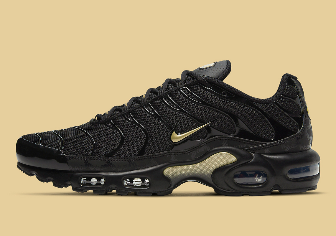 Air Max Plus  Black Metallic Gold  DC4118-001