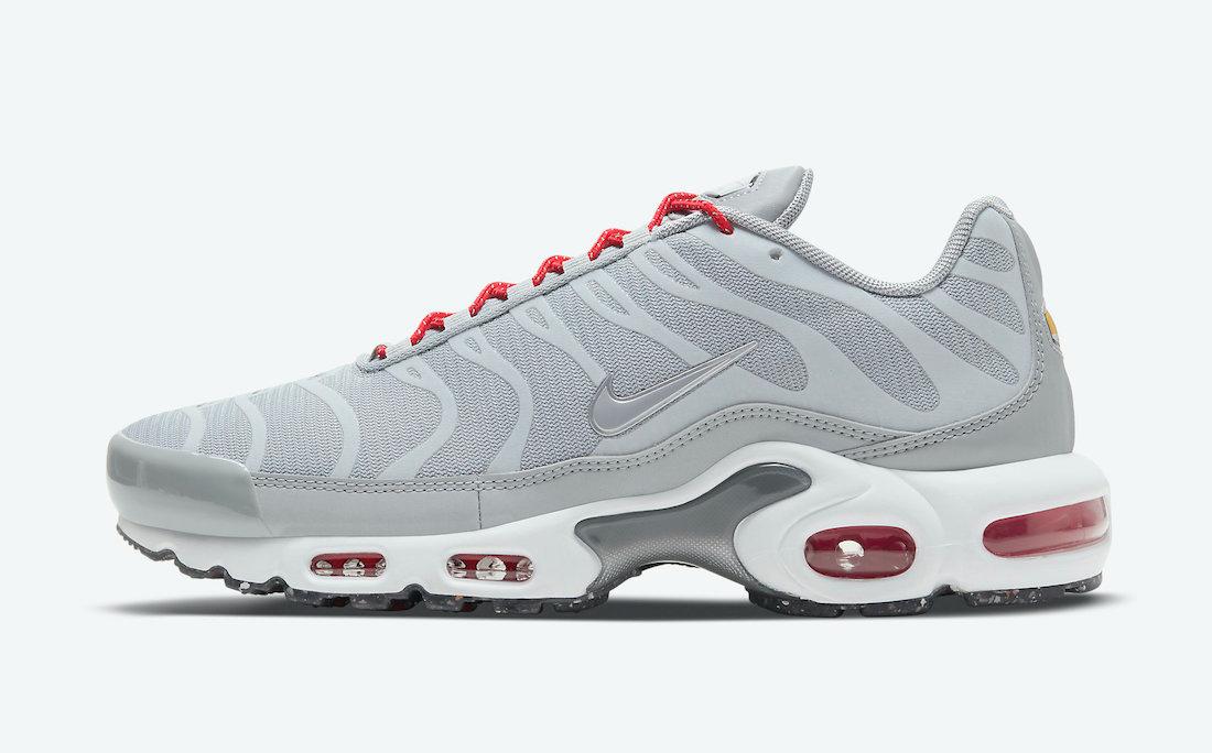 Air Max Plus  Light Smoke Grey Red  DD7112-001