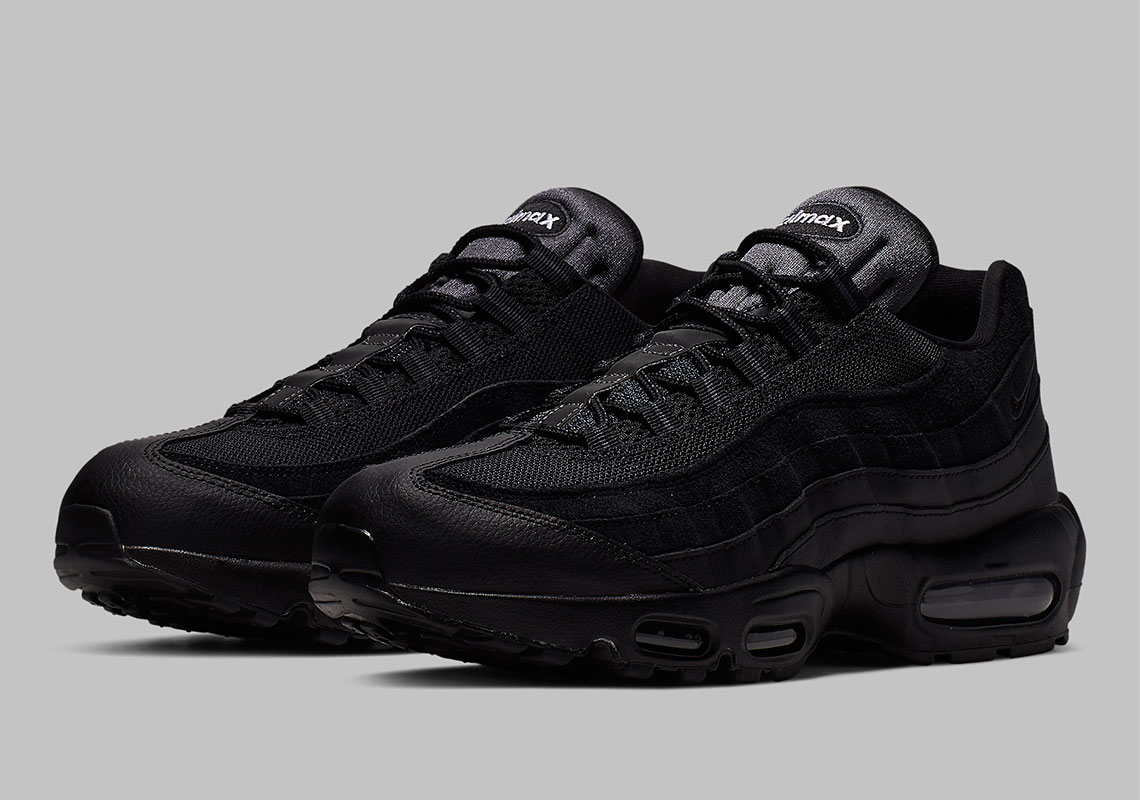 Air Max 95 Essential  Black  749766-009