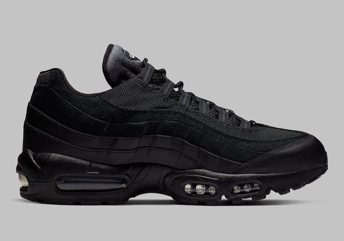 Air Max 95 Essential  Black  749766-009