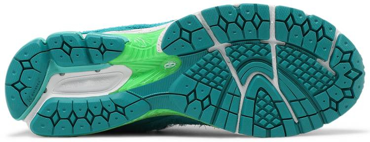 Salehe Bembury x 2002R  Water Be The Guide  ML2002RJ