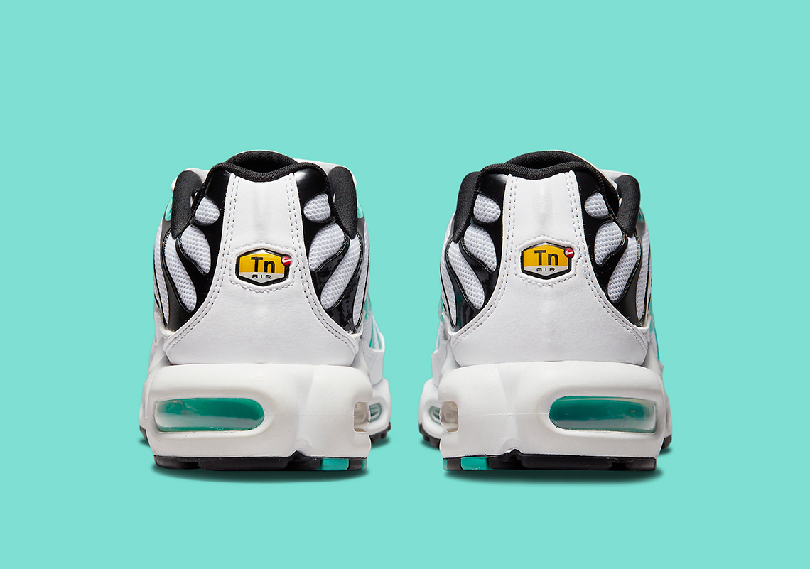 Air Max Plus  White Hyper Jade  atmos Exclusive 604133-148