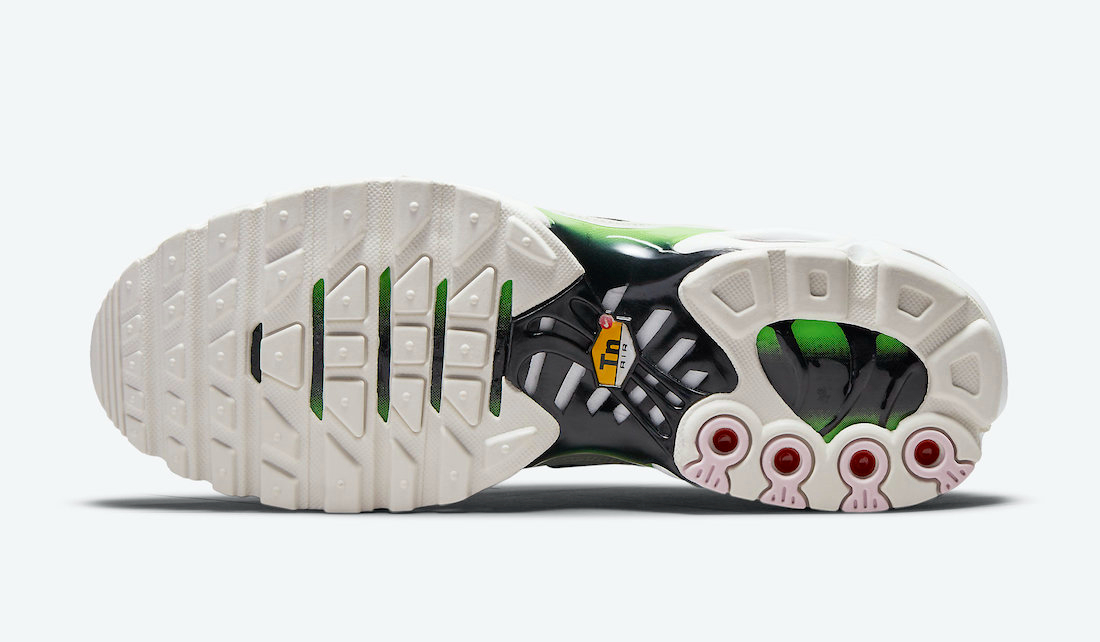 Air Max Plus  White Green Strike  DN6997-100