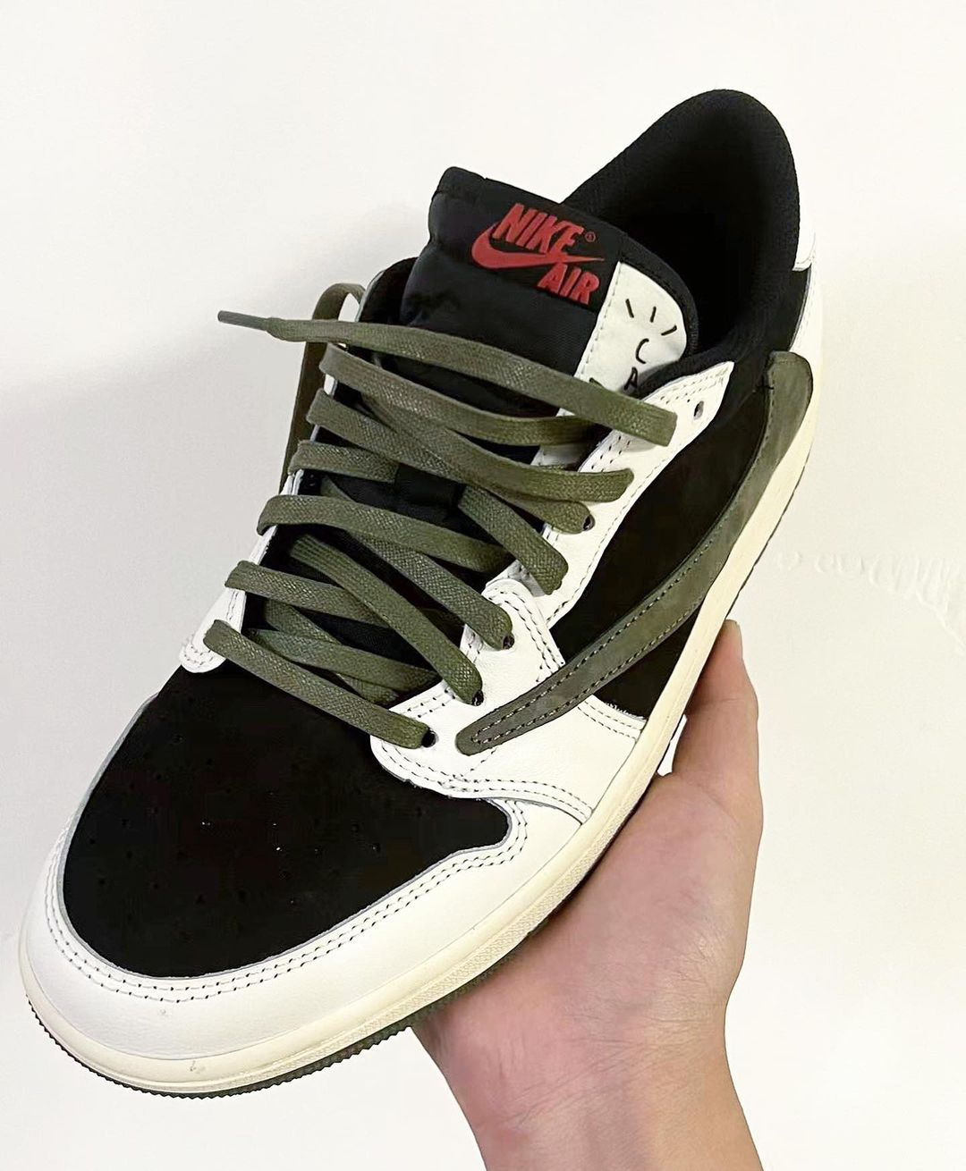 Travis Scott x Wmns Air Jordan 1 Low OG  Olive  DZ4137-106