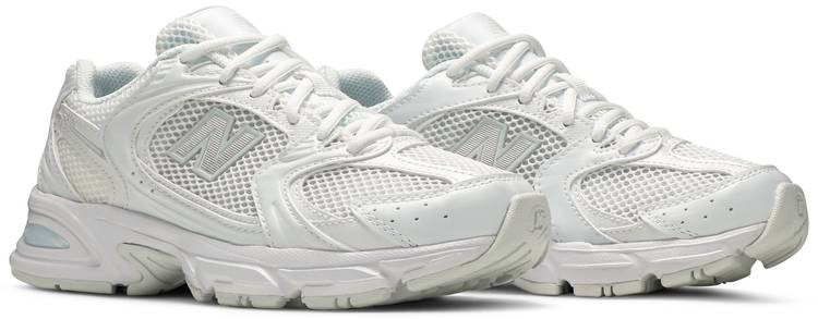 530 Retro  White Silver  MR530FW1