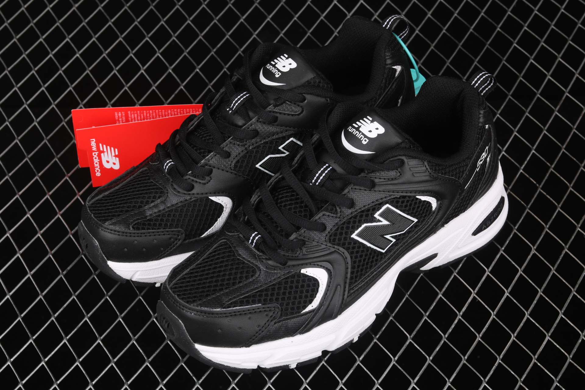 530v2 Retro  Black White  MR530SD